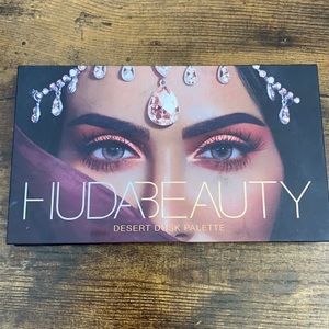 Huda Beauty Desert Dusk